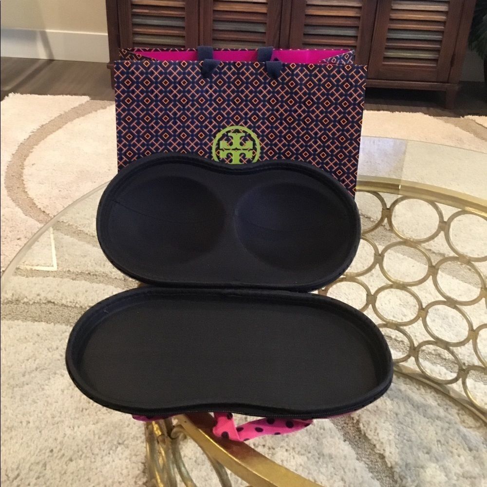 SUPER PRACTICAL PORTABLE TRAVEL STORAGE BRA BAG - Picture 3 of 8